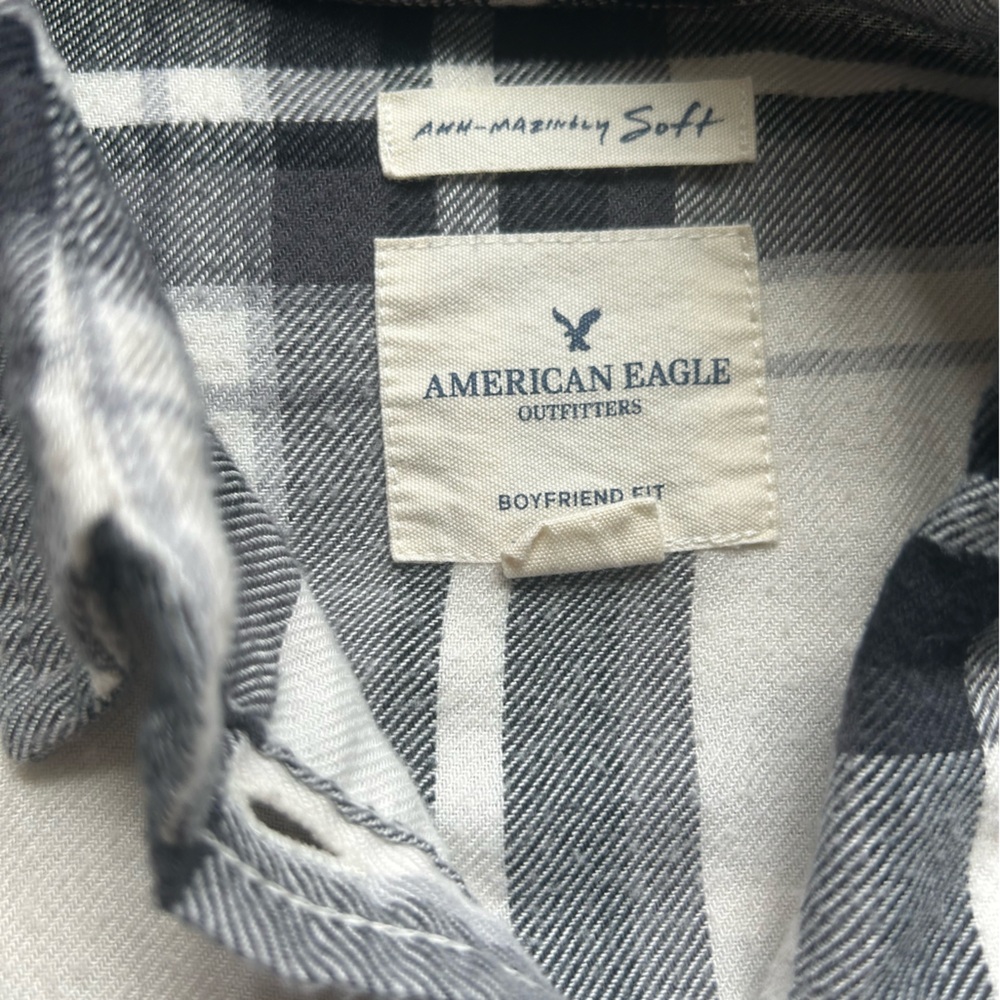 American eagle black and white boyfriend fit flannel. Super soft! - Picture 2 of 2